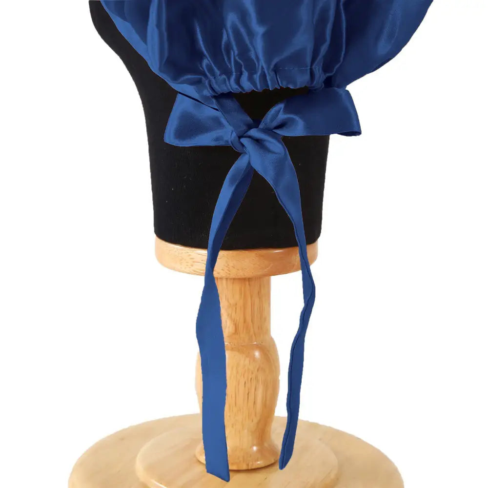 Blaue Seidenhaube mit Bändern und Bindegürtel für weiches Haarausbleichen