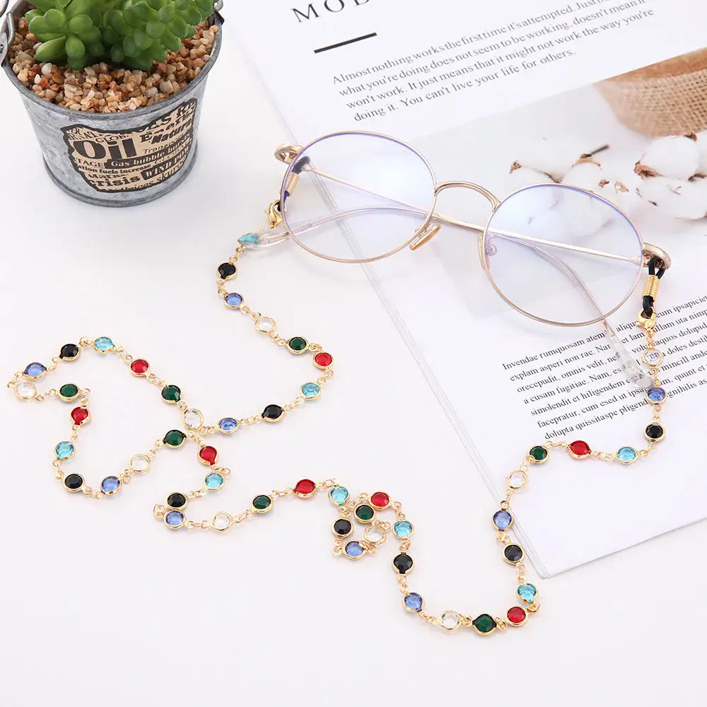 Bunte goldene Brillenkette mit Perlen für Damen, stilvoll und praktisch