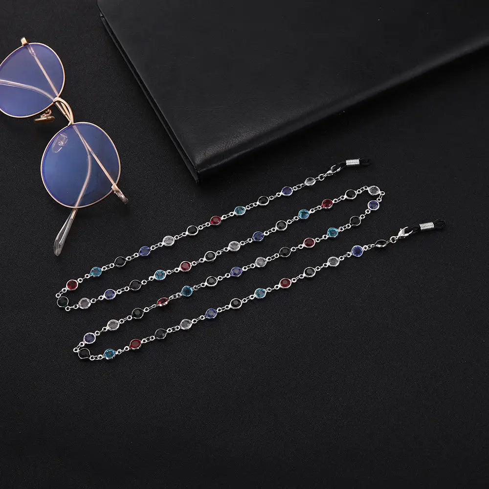 Farbenfrohe Perlenbrillenkette mit silberner Halskette für Brillen