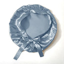 Hellblaue Seidenhaube mit Bändern, satinartig und mit Bindebändern für Schutz