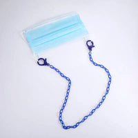 Blaue OP-Maske mit blauer Kette als Maskenhalter Dunkelblau