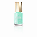 Mintgrüner Nagellack Mini Color Mavala Nagellack auf einem Nagelbett
