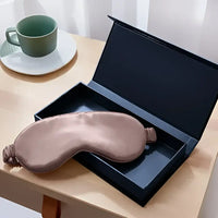 Satin Schlaf-Seidenmaske in schwarzer Box für angenehmen Schlaf