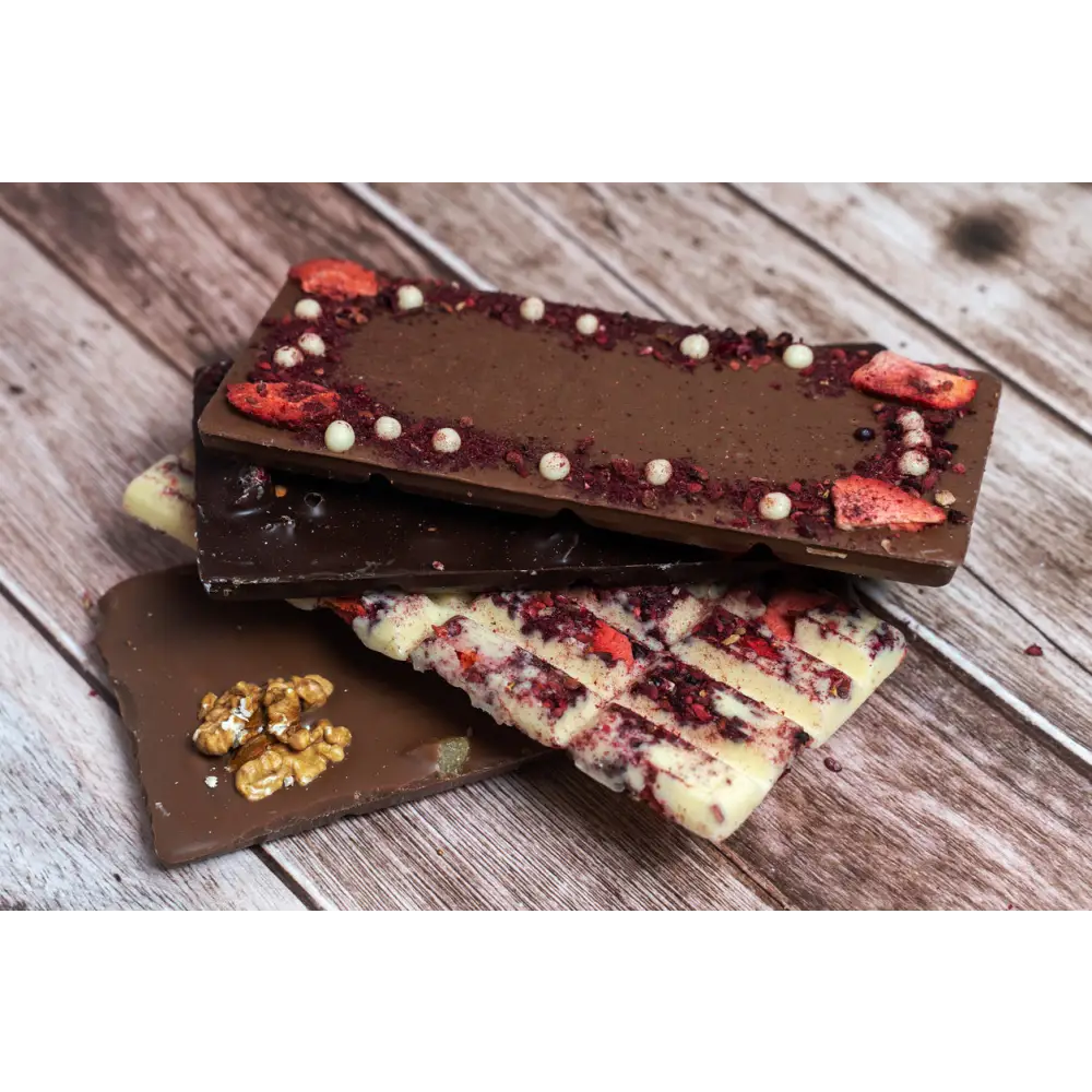 Artisan Schokoladenform mit bunten Toppings für kreative Schokoladenbars