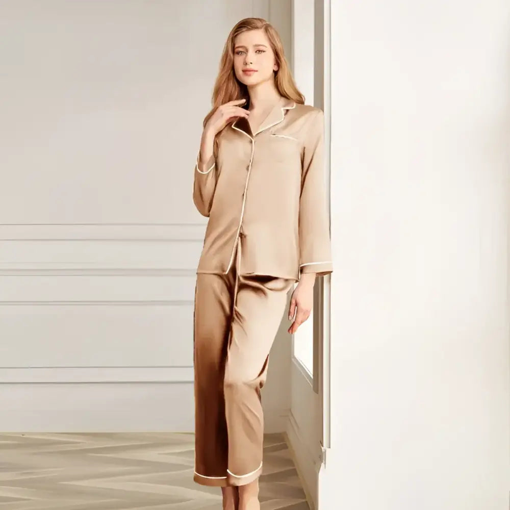 Beigen Satinpyjama für Damen aus reiner Seide, zweiteilig, Schweizer Lager