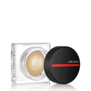 Shiseido Aura Dew Highlighter 02 Solar in klarem Quadratbehälter mit schwarzem Deckel