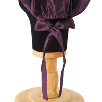 Violette Seidenhaube mit Bändern und purple Satin-Bonnet mit Schleife